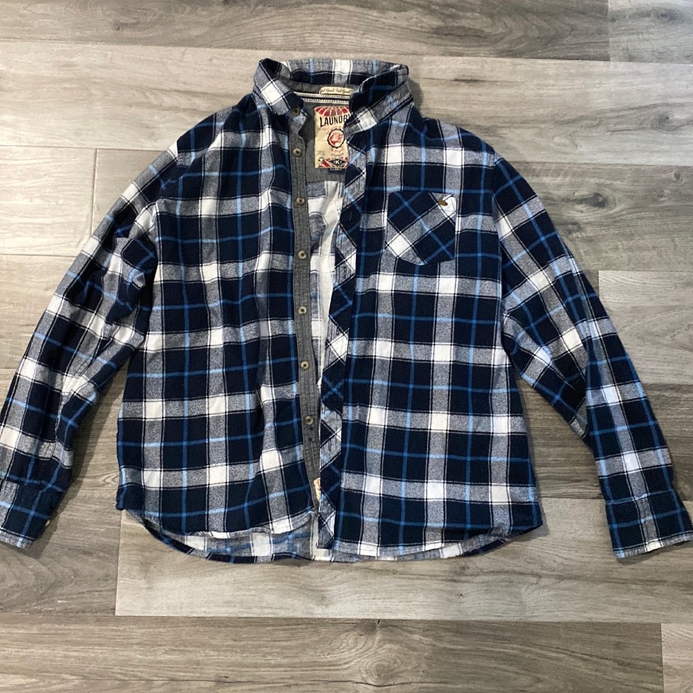 Men’s blue plaid flannel looking shirt size XL fits like a medium or women’s XL